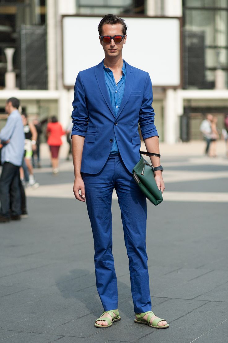 纽约时装周街拍 蓝色系舒适清爽型男士西装休闲搭配