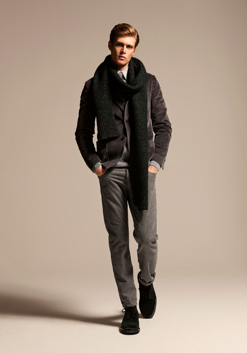 秋冬型男的时尚风衣搭配造型:双排扣毛呢军装加厚大衣外套
