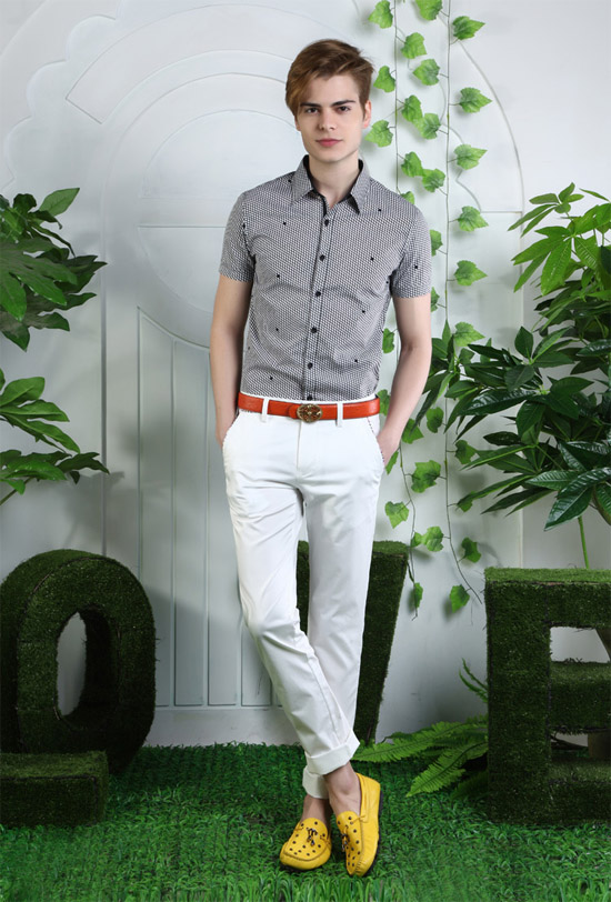 商务男士夏季服装搭配衬衣+白色休闲裤